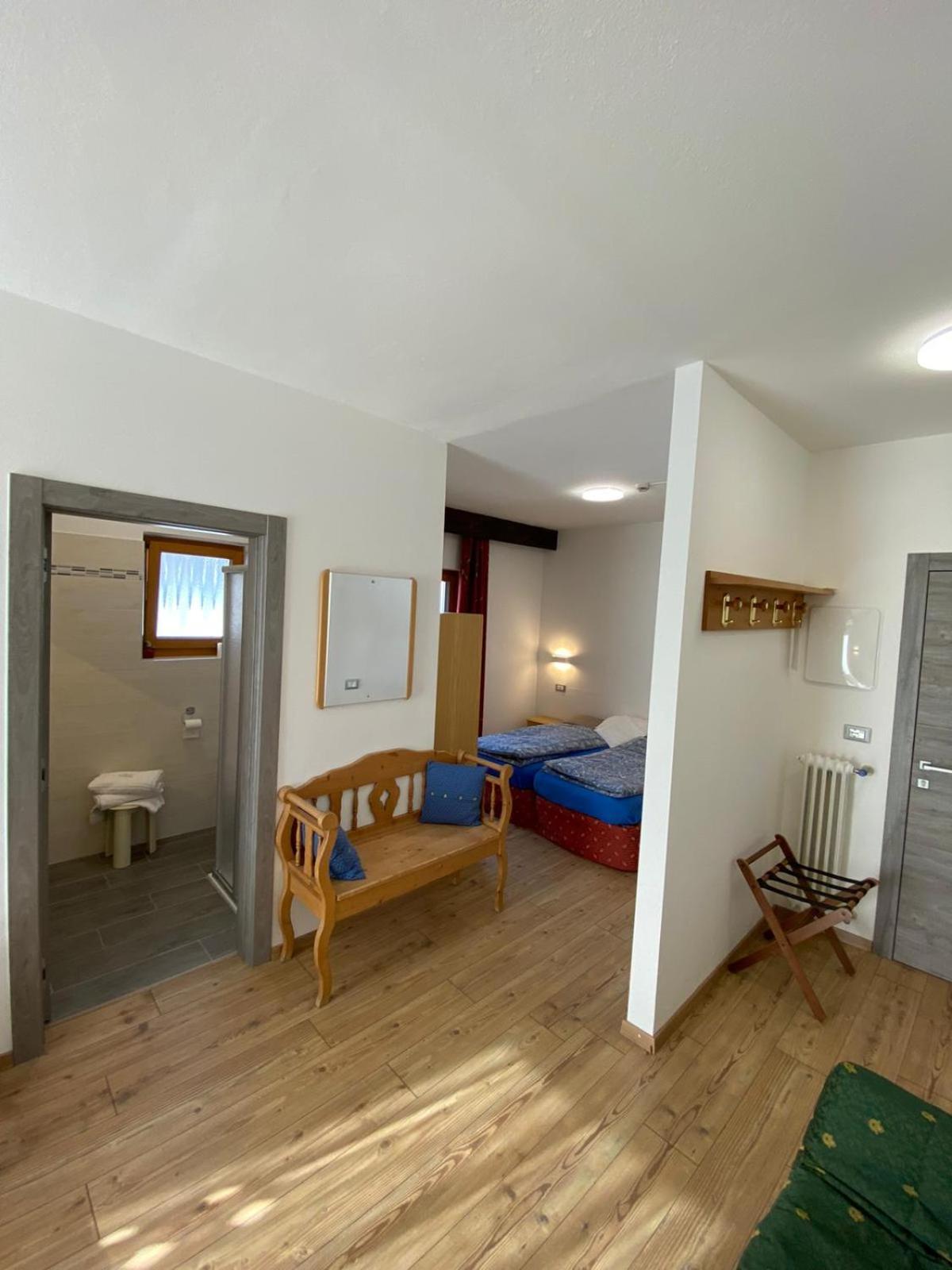 Hotel Camoscio Rocca Pietore Exterior photo